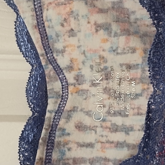 Calvin Klein blue lace trimmed top - Picture 3 of 4